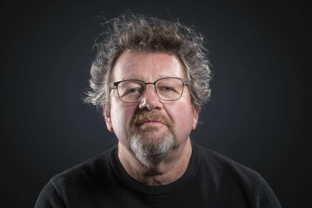 Haarpracht, ein Fotoprojekt von André Straub aus Freinsheim in Zusammenarbeit mit Friseurmeister Ralf Baier aus Freinsheim - Fotoprojekt - Fotostrecke - Weg mit der Corona-Frisur - Vorherbild Dirk Fischer