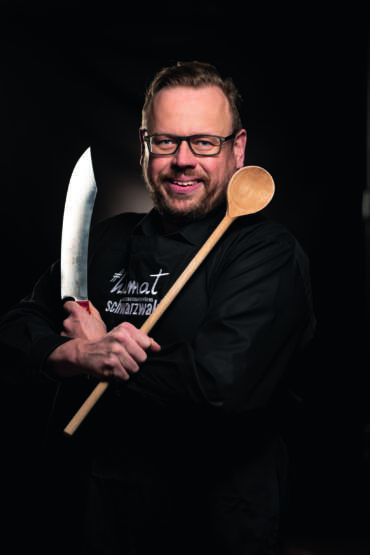 Unser Gast in Episode 5 des Heimatlichter Podcast ist Ulf Tietge, der Herausgeber des Magazins #Heimat Schwarzwald und Inhaber des Verlags Team Tietge