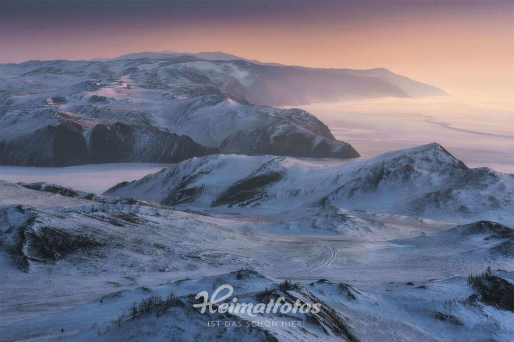 Nick Schmid- Sonnenaufgang über dem Baikalsee